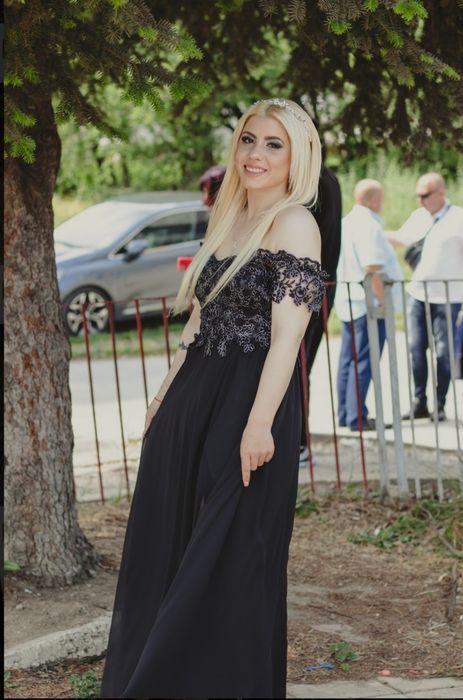 Черна бална рокля