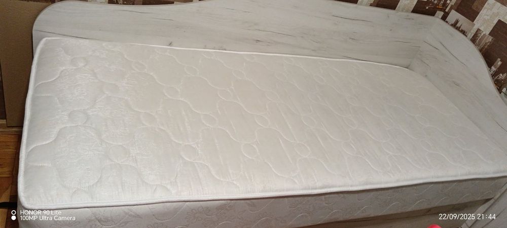 Легло 90/200 с повдигащ механизъм