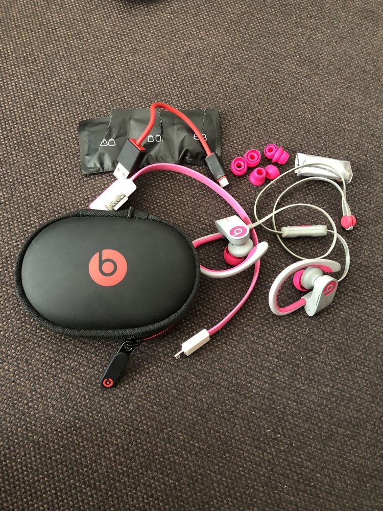 Наушника power beats 2