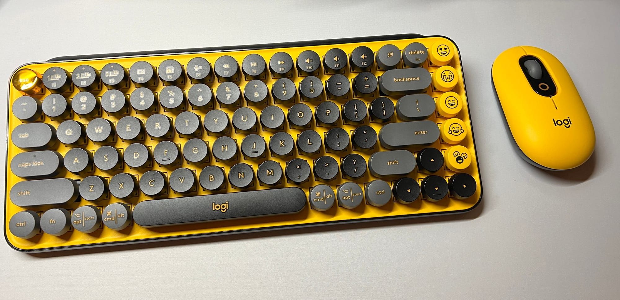 Logitech POP Keys и POP мишка