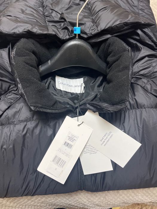 Дамсо пухена яке calvin klein ново с етикет