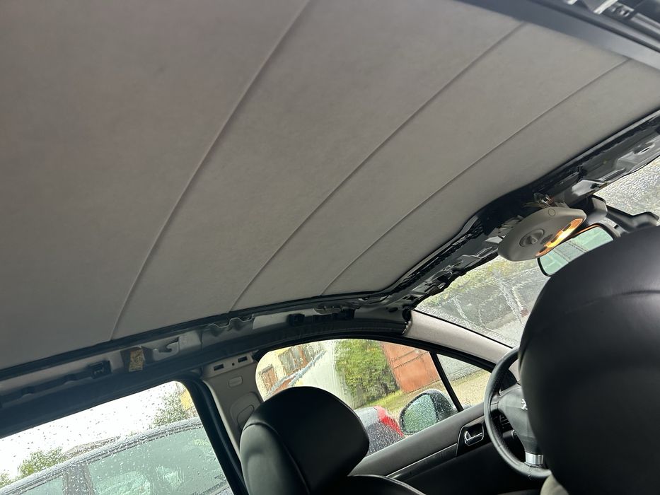 Продавам електрическа щора за панорамен таван за Peugeot 407 комби.