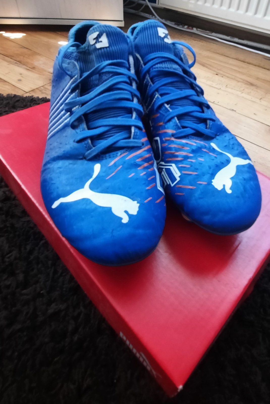 Продавам бутонки 41 номер PUMA FUTURE