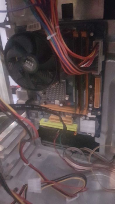 Сборка на 775 сокете\E6800\DDR2 800(Не перегрето.Состояние: отлично.)