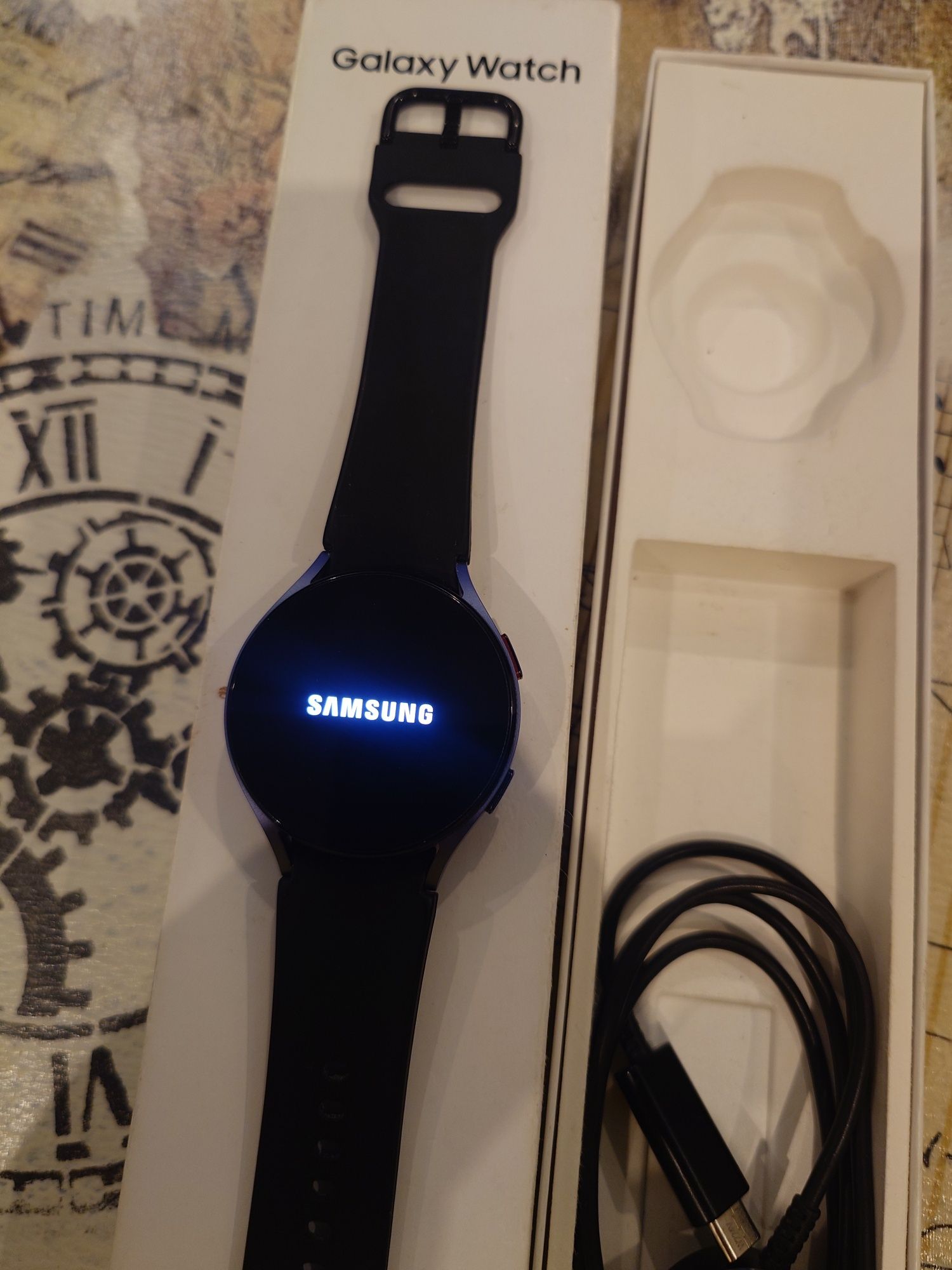 Samsung watch 5         .