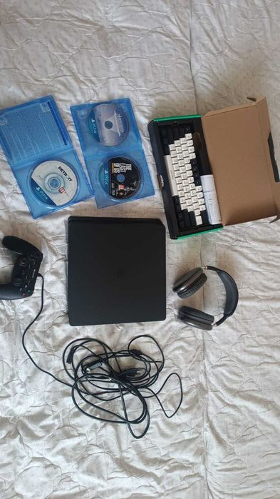 Плейстейшен 4 слим