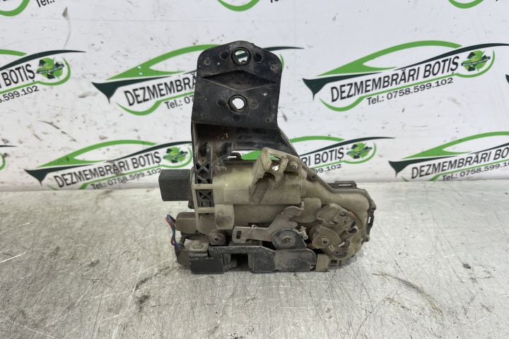 Broasca usa fata dreapta 3B1837016AD / 3B1 837016AD Skoda Fabia 6Y