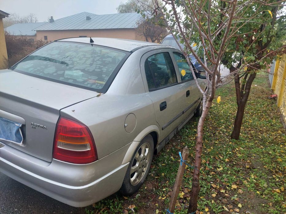 Opel Astra 1.4 benzina si gaz