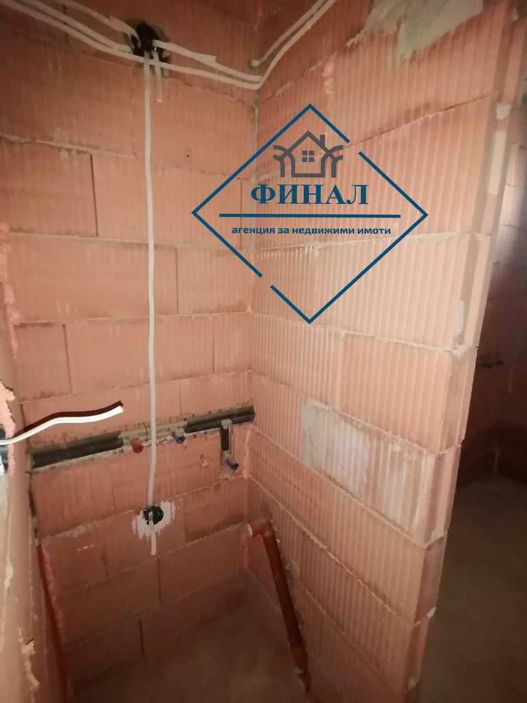 Продава се Тристаен апартамент в Шумен, Добруджански - 84 кв.м за 1250 €/кв.м - Снимка #7