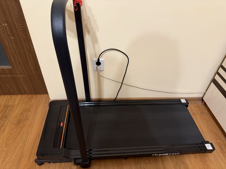 Banda de alergat Bodyfit Z1000 – ca nouă, 850 lei negociabil