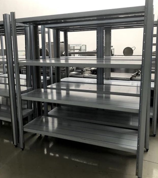 Mese inox si rafturi inox de orice dimensiune! Confectii inox!