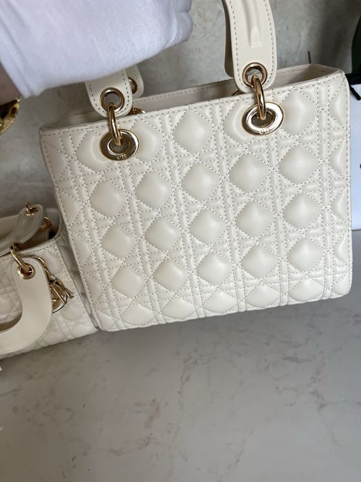 Чанта Lady Dior екрю среден размер
