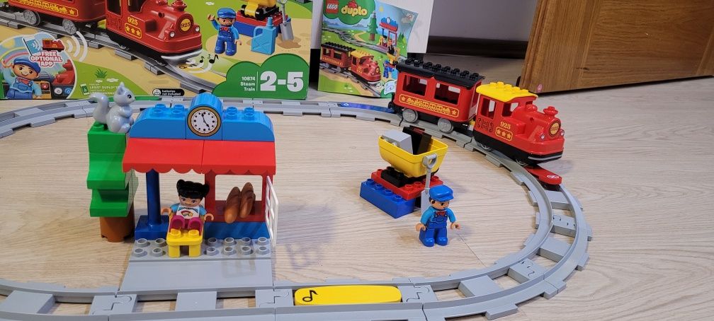 Lego trenul cu aburi