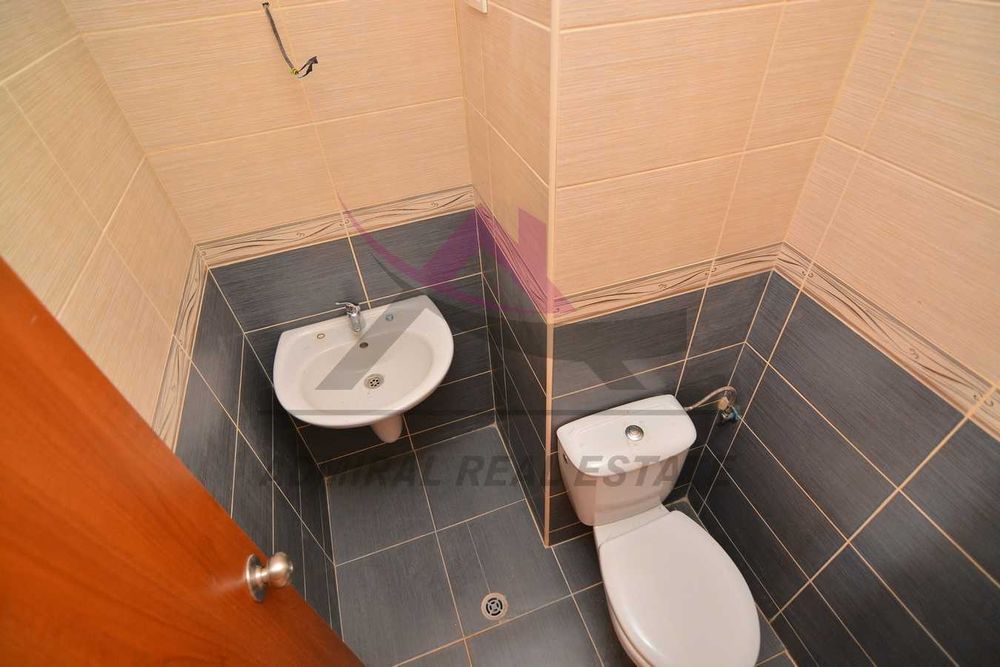 Продава се Тристаен апартамент в Варна, Левски - 190 кв.м за 1253 €/кв.м - Снимка #2