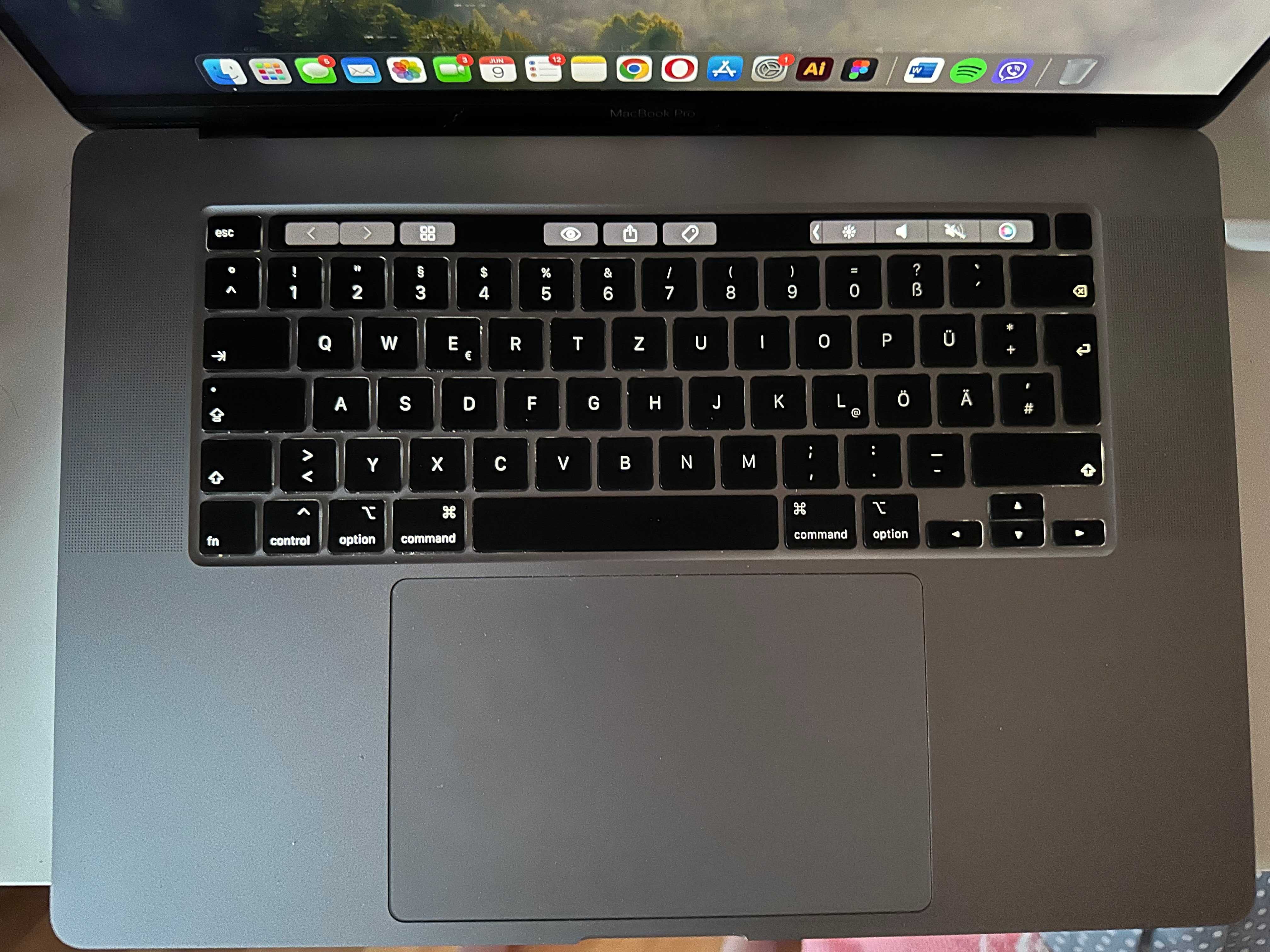 Macbook Pro 16" 2019 16GB 2.6 Ghz I7 Radeon Pro 5300M Touchbar 512GB