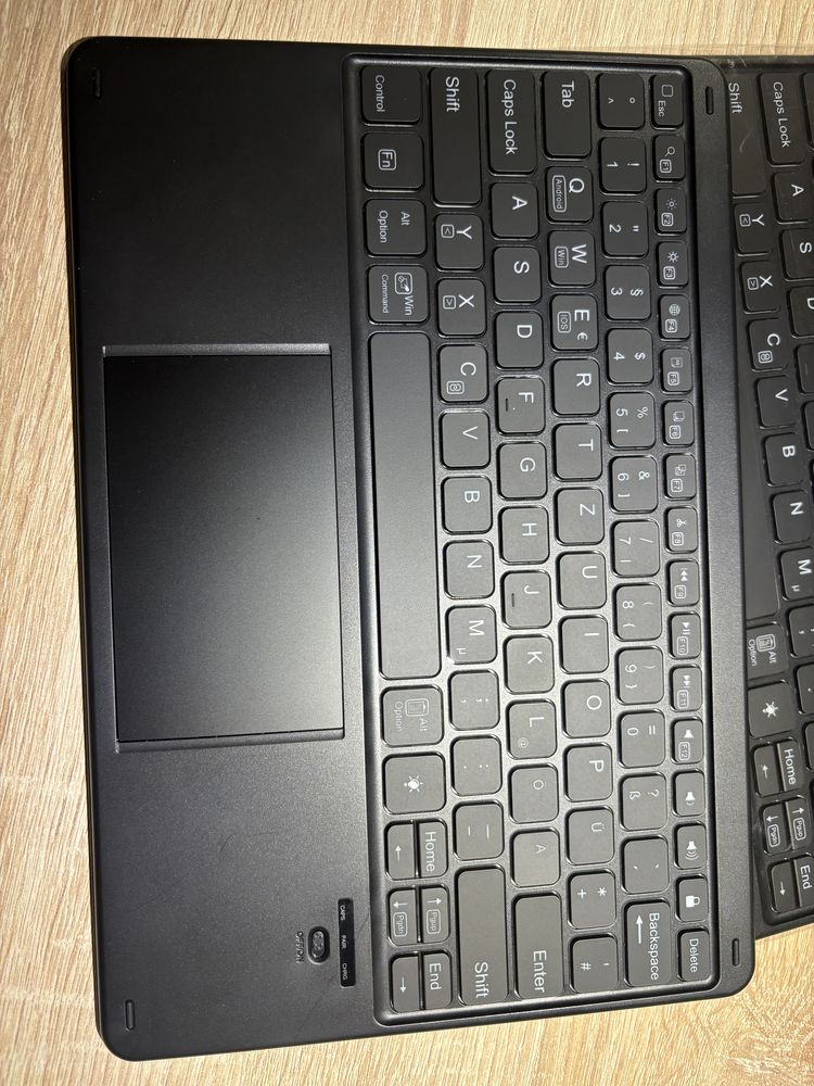 Tastatura Wireless cu BT Bluetooth iluminata
