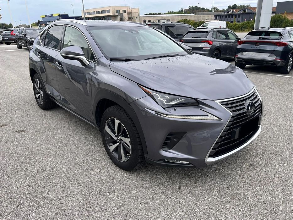 Lexus Seria NX LEXUS NX 300h | 4X4 | Hybrid | Garantie 4 ani | Finantare |