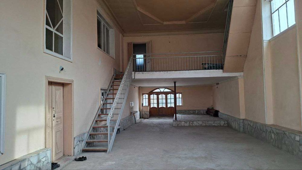 Срочно сдается дом 5 остановок от FOOD CITY.Уратачирчикский район.