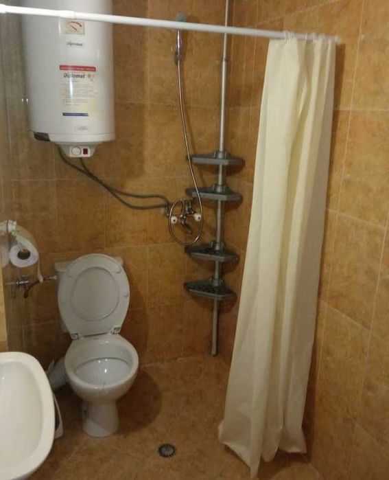 Дава се под наем Едностаен апартамент в Бургас, Изгрев - 42 кв.м за 175 € - Снимка #1