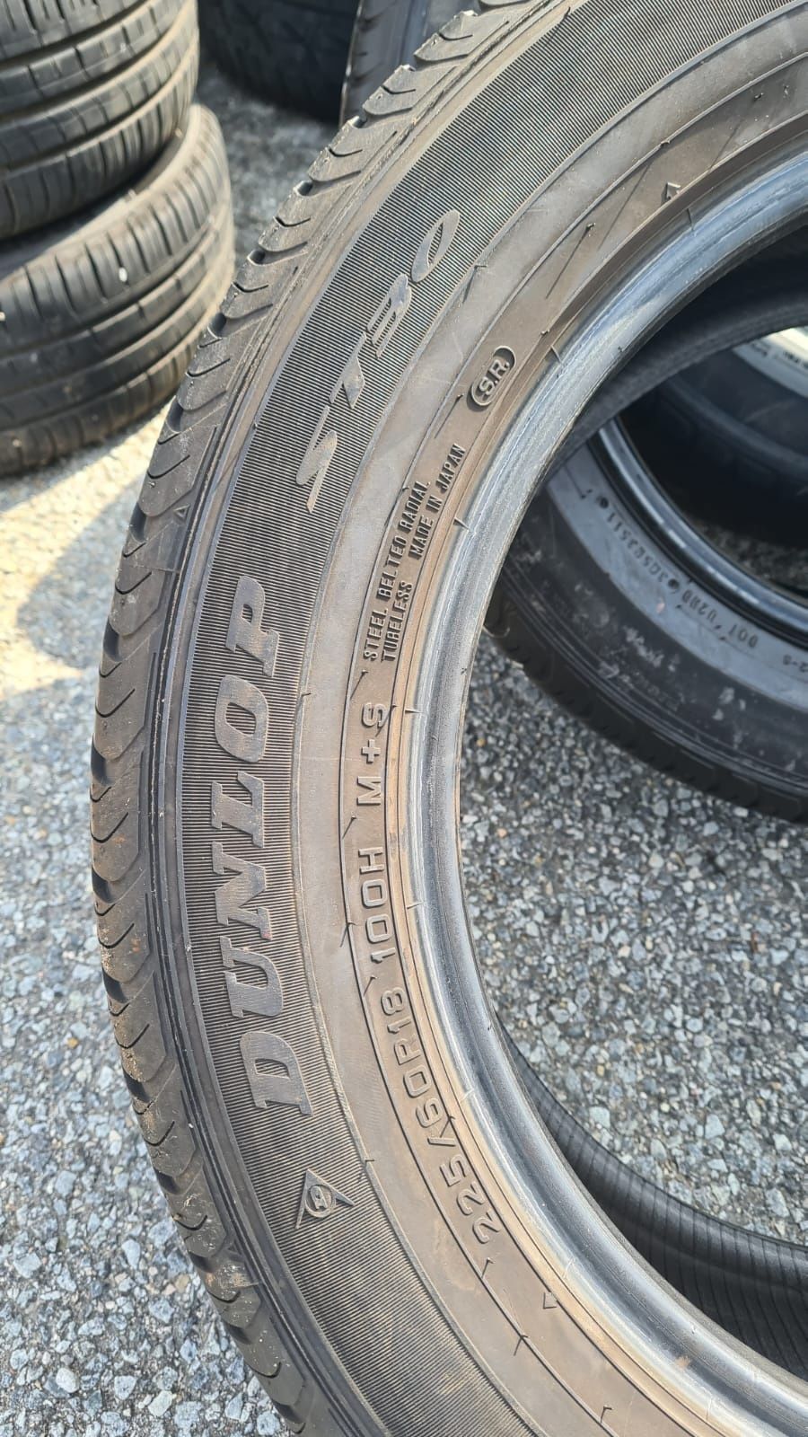 4 броя всесезонни гуми Dunlop ST30 размер 18