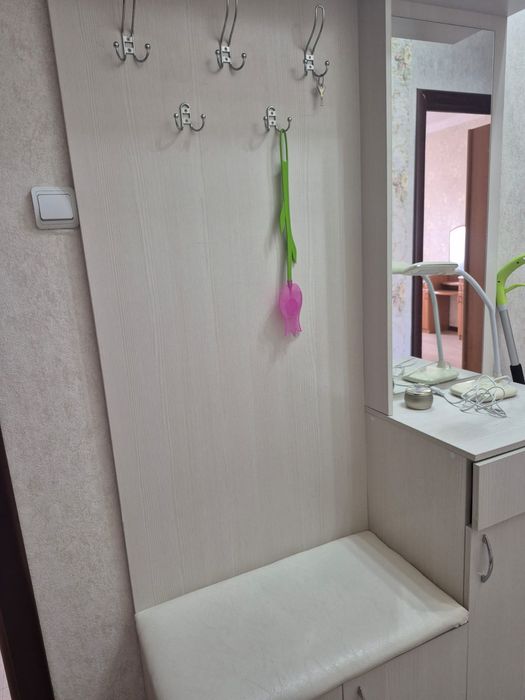 продам срочно прихожу