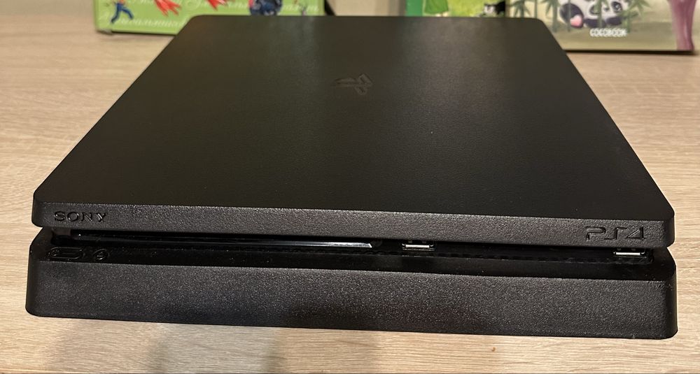 PlayStation 4 slim