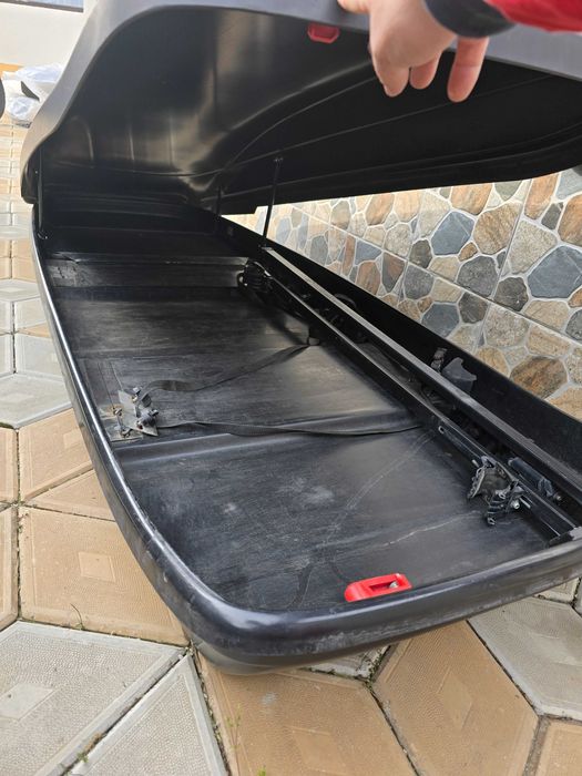 Cutie portbagaj Thule + bari transversale