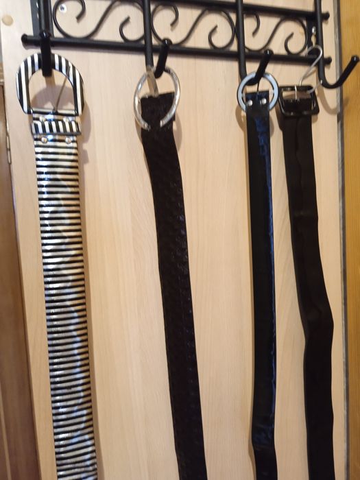 Ремни женские кожзам, меховые воротники