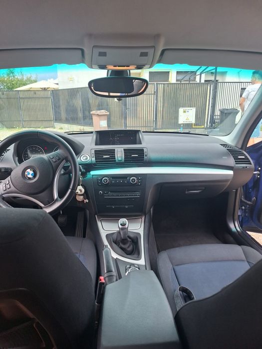 BMW seria 1 model 118d an 2010