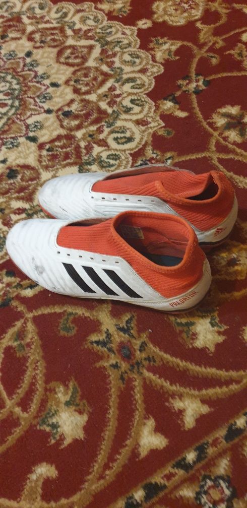 Бутсы adidas predator