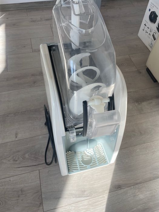 Машина ELMECO за приготвяне на мек сладолед или скрежина