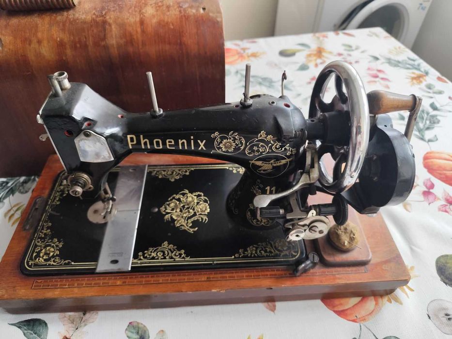 Винтидж немска ръчна настолна шевна машина Феникс (Phoenix)