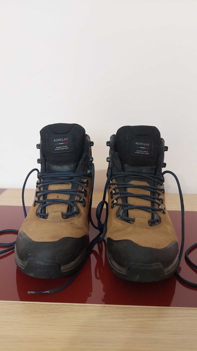 Bocanci Forclaz Trekking MT100 Înalți din piele Impermeabili