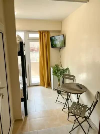 Предлагаме стаи в Хостел Работник