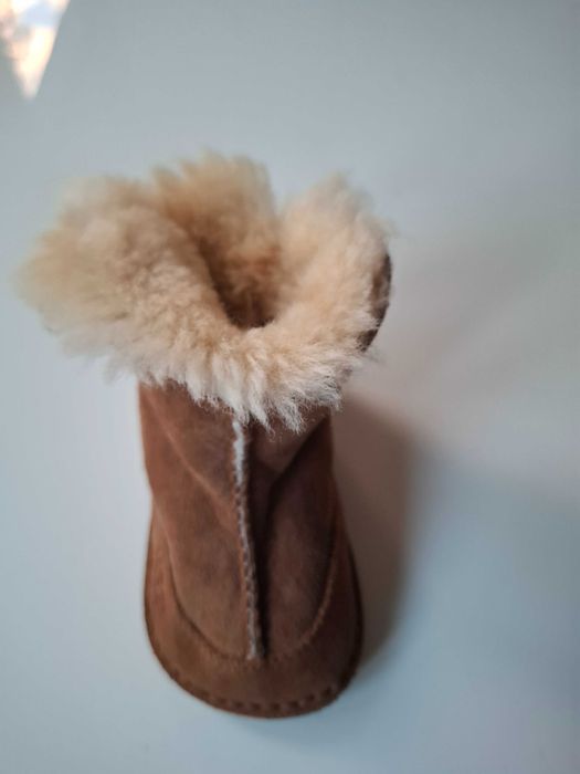 Нови бебешки ботуши UGG