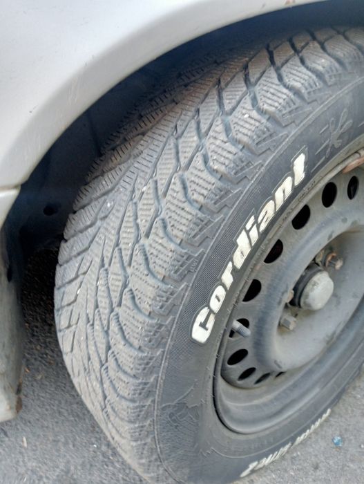 Шины зимние с дисками от Мерса,