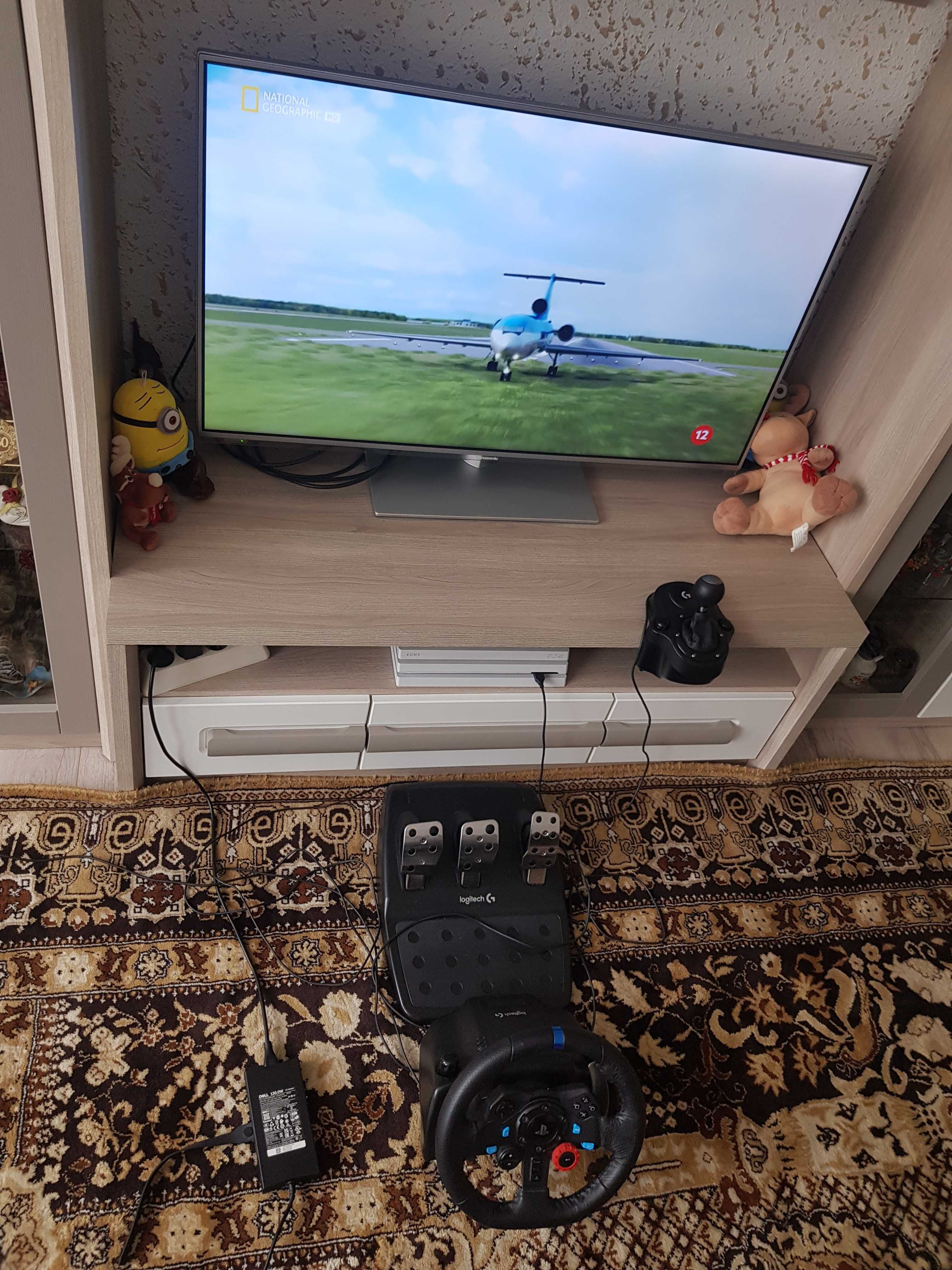 PlayStation 4 Pro 2TB Logitech G волан педали и shifter combo скорости