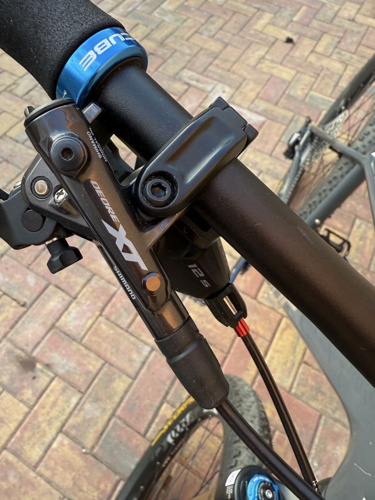 Bicicleta cube 29 C62 P