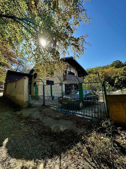 Къща в Ловеч, област-гр.Троян площ 66 цена 75000