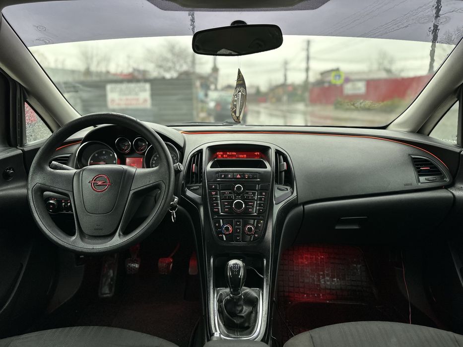 Opel Astra J - 1.3 CDTI -  Computer de bord - Clima -Lumini ambientale