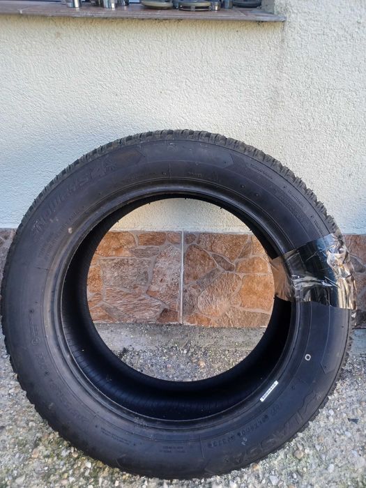 Продавам 2бр зимни гуми 205/55R16