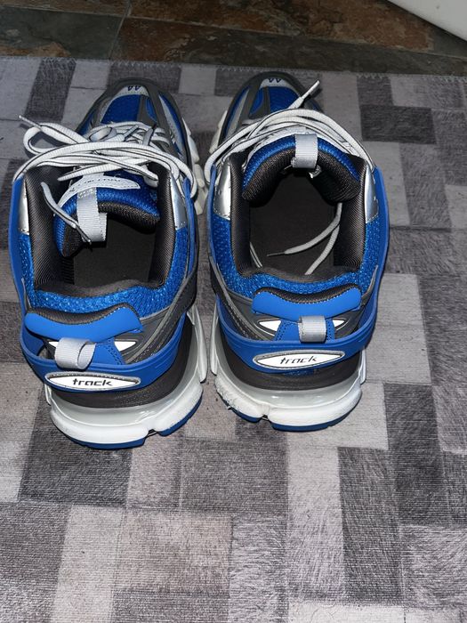 Balenciaga track