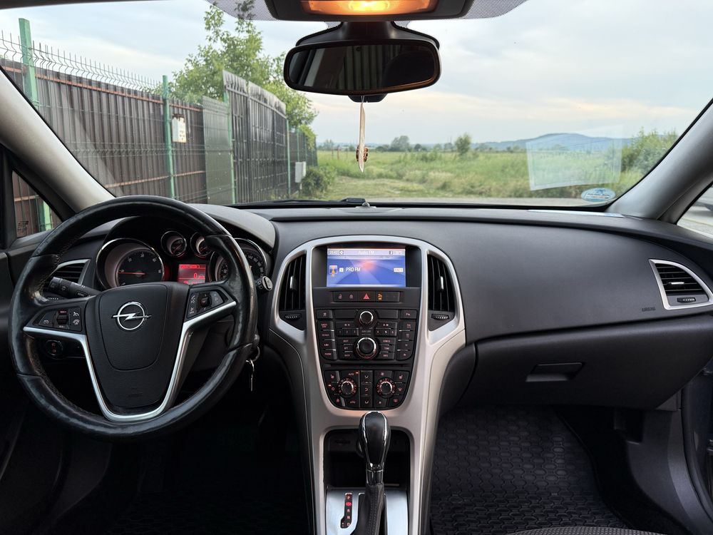 2013 Opel Astra J Sports Tourer