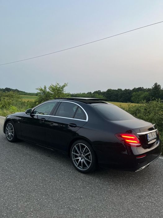 MERCEDES E 200 AMG HYBRID+BENZINĂ 

An : 06/2020
KM : 235000
Motorizar