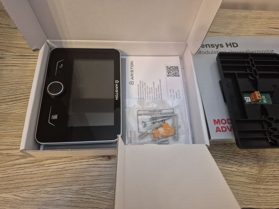 Termostat Ariston Sensys HD ambiental receptor cu fir,programabil WiFi