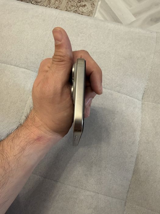 Продам iphone 16 pro max natural 256 gb