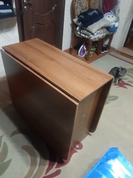 Стол книжка в хорошем состоянии бу