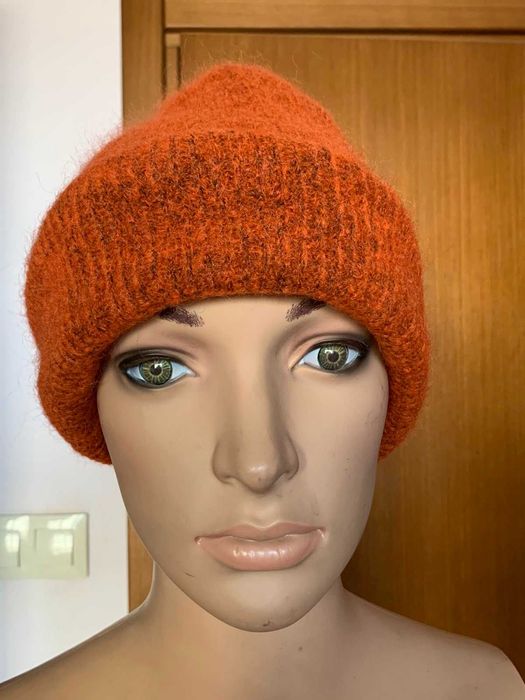 Зимнa шапкa естественa, топлa материя (вълна, кид мохер)