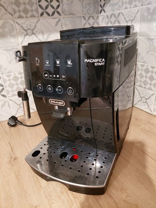 Продам кофемашину Delonghi ECAM220. Magnifica Start