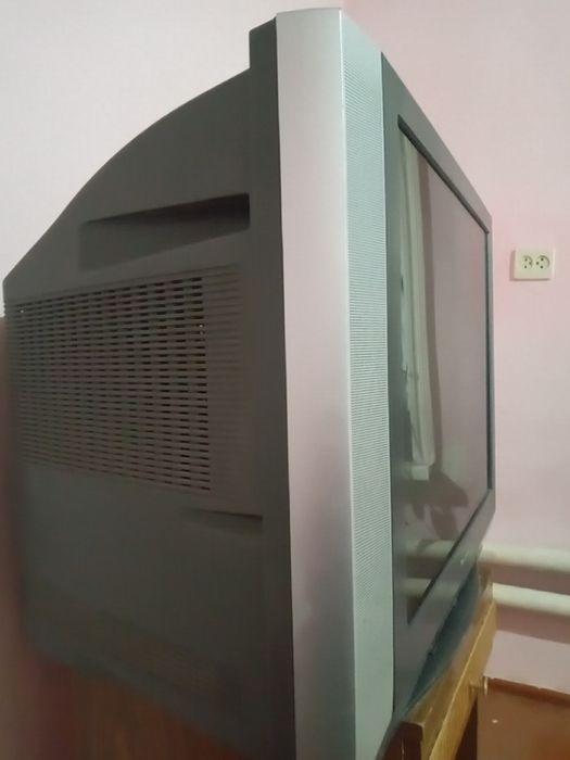 Телевизор сотаман Panasonic оригинал 72 дюм хали уста курмаган